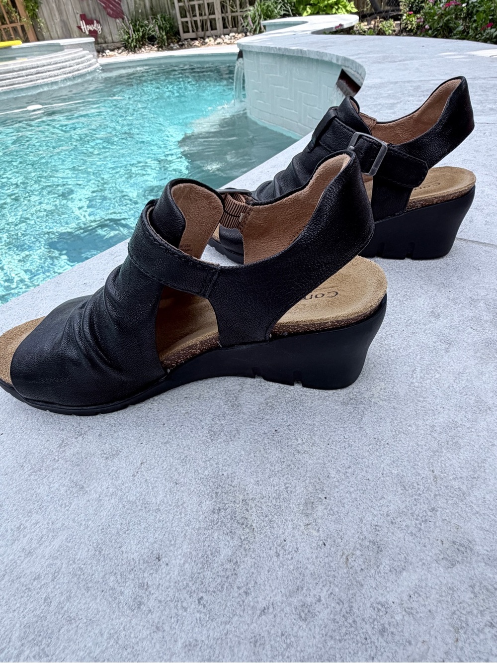 Comfortiva Arrosa Black Wedge Sandals